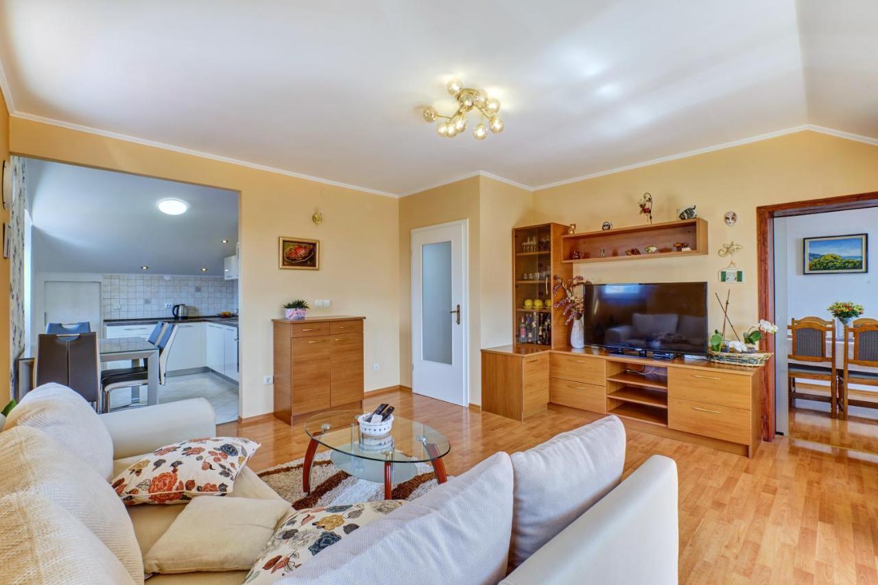 Apartment Dami Mali Lošinj Exteriör bild