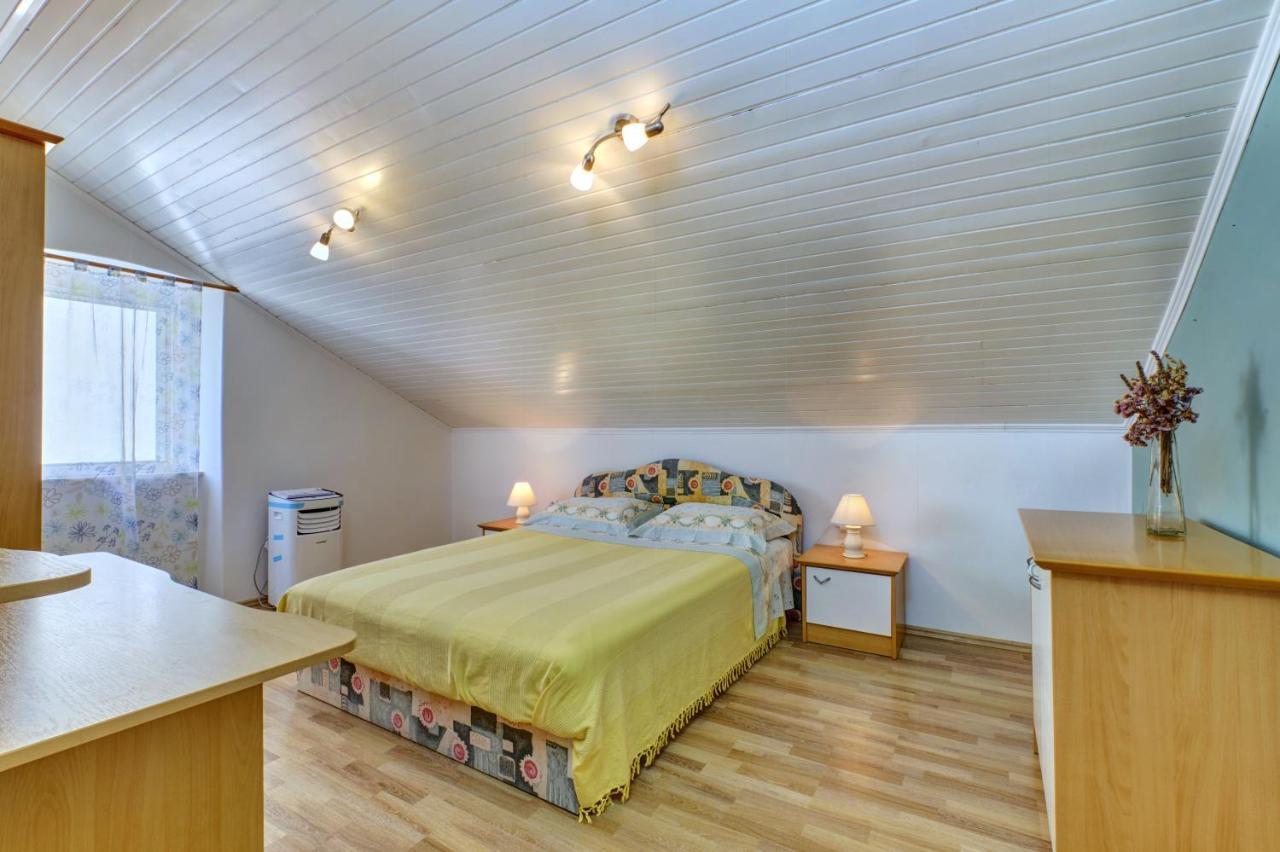 Apartment Dami Mali Lošinj Exteriör bild